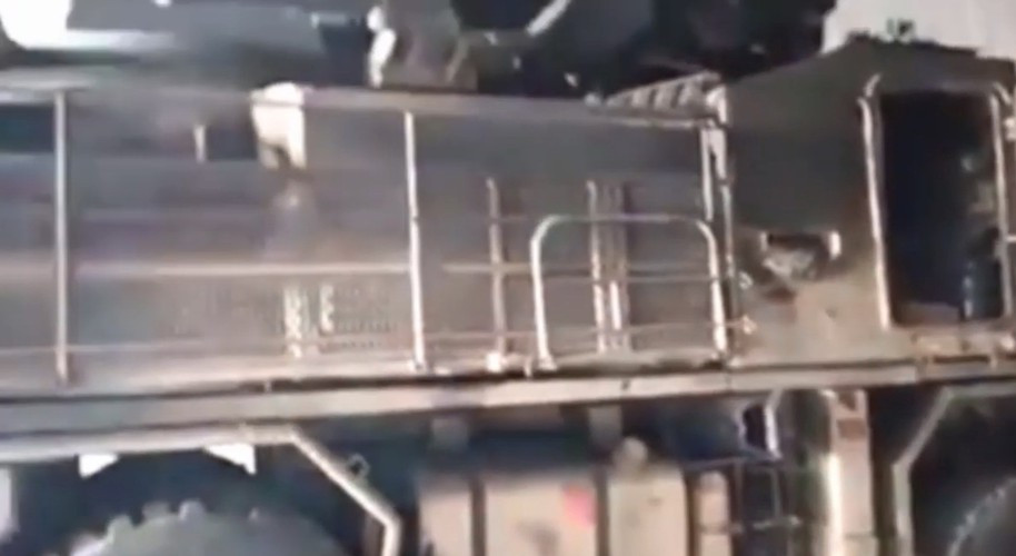 Một trong số đó đã bị chôn vùi dưới căn hầm trú ẩn sụp đổ, trong khi tổ hợp tiếp theo đã bị phá hủy bởi máy bay không người lái Thổ Nhĩ Kỳ, khi nó đang được vận chuyển đến căn cứ quân sự khác.