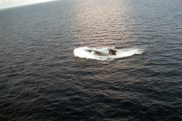 "Các hoạt động của chúng tôi chứng minh khả năng sẵn sàng bảo vệ lợi ích và quyền tự do của mình theo luật pháp quốc tế", chuẩn đô đốc Blake Converse, tư lệnh Lực lượng Tàu ngầm Hạm đội Thái Bình Dương, cho biết trong thông cáo ngày 8/5.