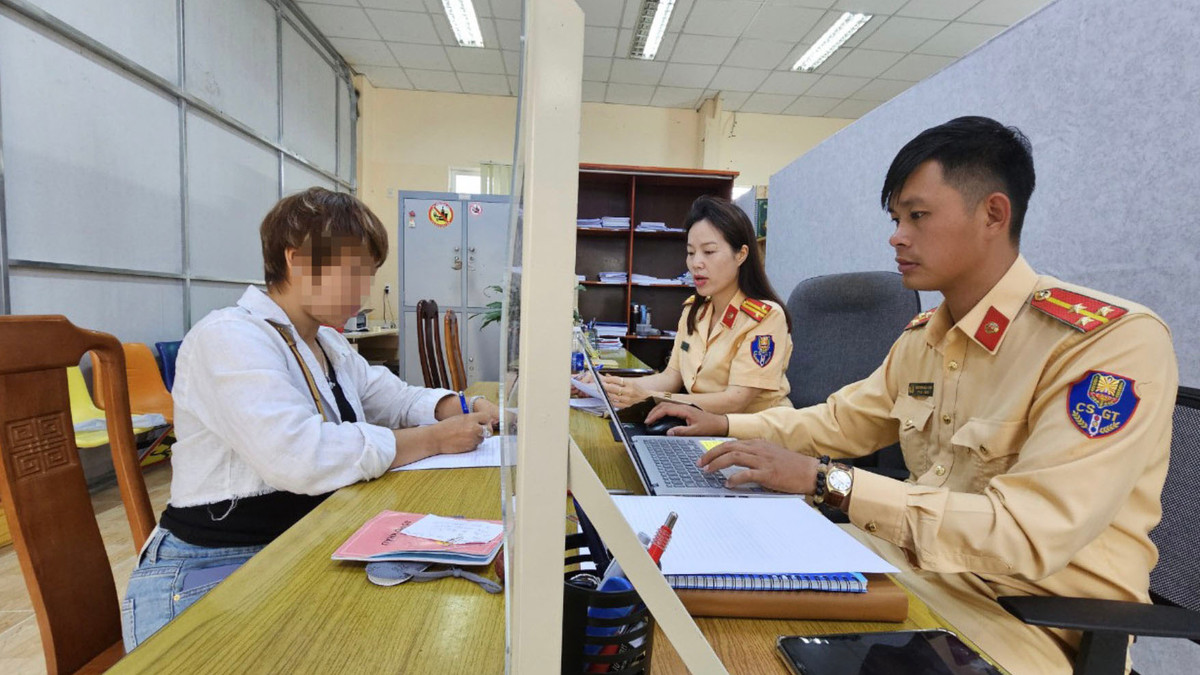 Lâm Đồng: Nhóm phụ nữ tập thể dục giữa đường bị mời làm việc - Hình 2 Lam Dong: Nhom phu nu tap the duc giua duong bi moi lam viec-Hinh-2