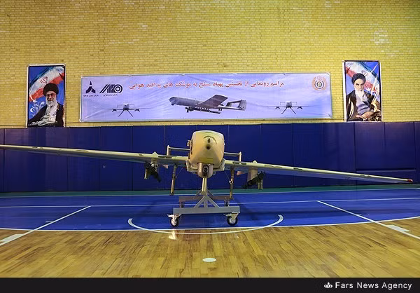 Còn Sadegh-1 được đánh giá là một trong những mẫu máy bay tấn công không người lái tốt nhất của Quân đội Iran hiện nay. Với nhiệm vụ chính là trinh sát tình báo, trinh sát trên không, nhận dạng mục tiêu và chống các mục tiêu bay tầm thấp. Nguồn ảnh: Fars News.