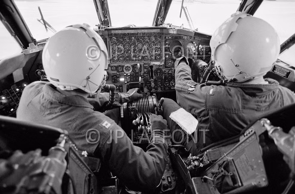 Trong chiến dịch Điện Biên Phủ trên không, phía Mỹ đã tham chiến trong khoảng 11 ngày, từ ngày 18 tới ngày 29/12/1972 với sự tham gia của 150 máy bay ném bom B-52, thực hiện 729 phi vụ bay. Phần lớn các máy bay đó đều được cất cánh từ sân bay quân sự Andersen, một số lượng nhỏ các tiêm kích, máy bay hộ tống được cất cánh từ sân bay Utapao, Thái Lan. Nguồn ảnh: Jane.