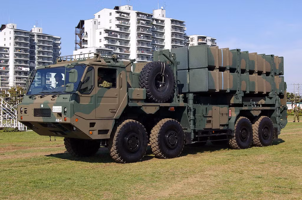 Được sản xuất bởi tập đoàn Mitsubishi, tên lửa phòng không Type 3 Chu-SAM là một trong những loại tên lửa phòng không hiện đại nhất do Nhật Bản chế tạo ra. Loại tên lửa này được trang bị cho lực lượng phòng vệ Nhật Bản từ năm 2003 tới nay. Nguồn ảnh: Wiki.