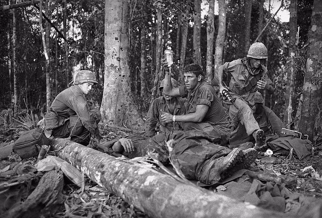 Tổng kết toàn chiến dịch, phía Quân giải phóng giành được cả hai chiến thắng về mặt chiến thuật và chiến lược. Phía Mỹ có 4570 lính thiệt mạng, mất 70 máy bay, 3 sân bay bị phá hỏng, 52 xe quân sự trong đó có 16 xe tăng-thiết giáp bị bắn cháy, 2 kho đạn và 3 kho xăng bị phá hủy hoàn toàn. Nguồn ảnh: Flickr.