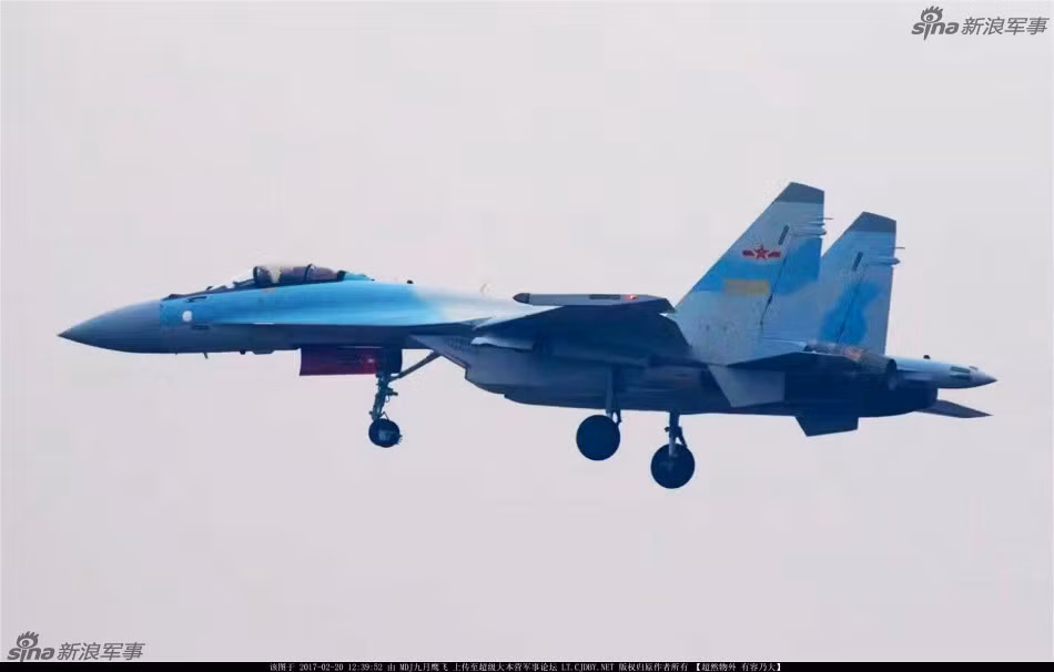 Phía Nga cũng cho biết thêm, bắt đầu từ năm ngoái, quá trình chuẩn bị cho việc sản xuất các máy bay theo hợp đồng 24 chiếc Su-35 Trung Quốc mua của Nga mới bắt đầu được thực hiện và sẽ hoàn thành trong khoảng 2 năm tới. Nguồn ảnh: Sina.