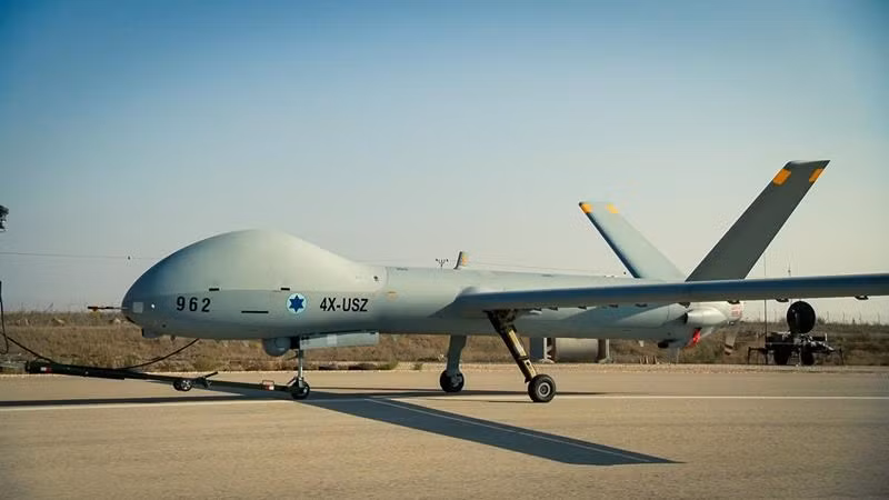 ELBIT HERMES 900 là máy bay không người lái của Israel. Dù đã bay một thập kỷ nhưng công nghệ của nó vẫn được coi là tiên tiến. Nó có khả năng bắn tên lửa đất đối không, hoạt động ở trần bay cao và cũng có thể hoạt động như máy bay do thám