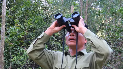 Người đàn ông chăn “hậu duệ lão tôn” trên thung lũng Thiết Sơn Nguoi dan ong chan “hau due lao ton” tren thung lung Thiet Son