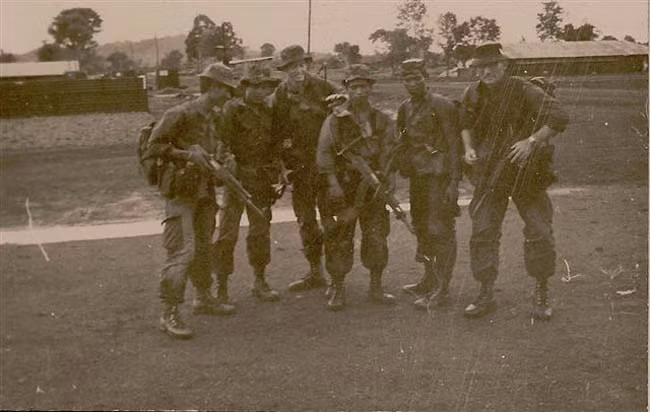 Mặc dù vậy, sau chiến dịch Lam Sơn 719 hay còn gọi là Đường 9 - Nam Lào của quân đội Sài Gòn thất bại thảm hại, phía Quân giải phóng đã kiểm soát một khu vực rộng lớn ở phía Nam Lào và Bắc Campuchia khiến địa bàn hoạt động của SOG bị thu hẹp lại còn 1/3, cộng với việc quân đội Mỹ hoàn toàn rút khỏi chiến tranh Việt Nam, SOG cũng bị chấm dứt hoạt động và chính thức giải thể vào ngày 30/4/1972. Nguồn ảnh: SOG.