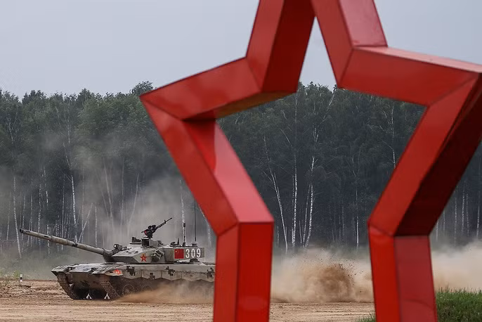 Hai đối thủ nặng ký nhất trong giải đấu Tank Biathlon các năm gần đây chính là nước chủ nhà Nga và Trung Quốc. Đội thi đến từ hai nước luôn so kè nhau từng điểm một, quyết giành ngôi vô địch. Nguồn ảnh: Tass.