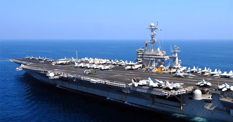 Tuy nhiên, số lượng tàu sân bay thực sự của Hải quân Mỹ là điều khá khó xác định nếu như xét trên tiêu chí hiệu quả hoạt động. Thực chất, lực lượng này có rất nhiều tàu đổ bộ tấn công có khả năng hoạt động y hệt như một tàu sân bay. Nguồn ảnh: Info.