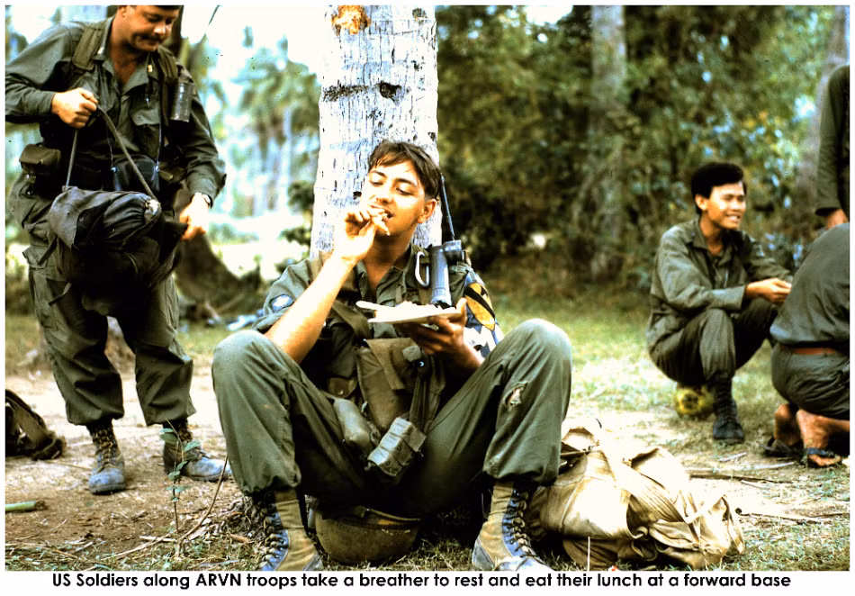 Do tác chiến và đóng quân ở Việt Nam, lâu dần, binh lính Mỹ cũng phải làm quen với các ăn cơm và các món ăn dân dã ở đây. Nguồn ảnh: Global.