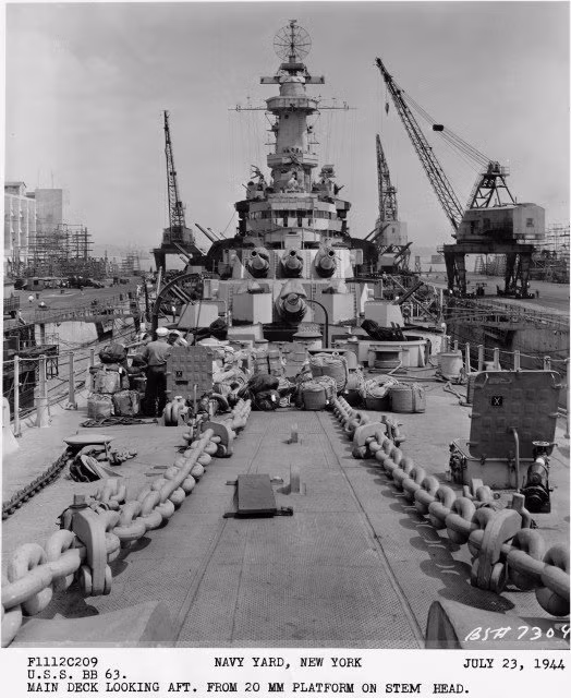 Missouri được giữ lại trong thành phần của hạm đội dự bị ở Xưởng Hải quân Puget Sound, Bremerton, Washington, cho đến ngày 12 tháng 1 năm 1995, khi nó được xóa khỏi danh sách Đăng bạ Hải quân. Vào ngày 4 tháng 5 năm 1998, Bộ trưởng Hải quân John H. Dalton ký văn bản trao tặng con tàu cho tổ chức phi lợi nhuận USS Missouri Memorial Association (MMA) ở Honolulu, Hawaii. Nguồn ảnh: War History Online.