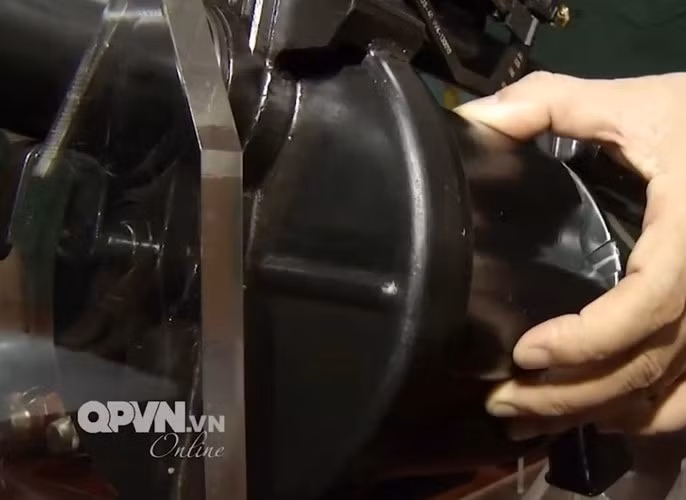 Súng phóng lựu MGL giúp tăng hỏa lực của nhóm tác chiến nhỏ lên rất nhiều khi so sánh với các loại súng phóng lựu khác như M79 hay M203. Nó được thiết kế đơn giản, chắc chắn và đáng tin cậy. Thiết kế ổ quay vốn đã được chứng minh từ rất lâu về độ tin cậy của nó cũng như có tốc độ bắn khá cao nếu biết cách bóp cò liên tục. Nguồn ảnh: Kênh QPVN