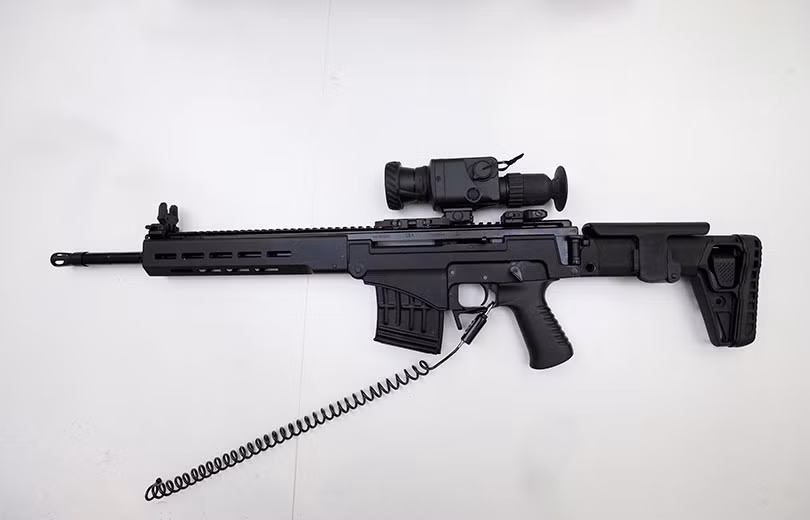 Gian hàng triển lãm của Tập đoàn Kalashnikov năm nay tại triển lãm Army-2017 thu hút được rất nhiều sự chú ý của khách tham quan vì tập đoàn này cho giới thiệu gần như toàn bộ các loại vũ khí tương lai của Quân đội Nga trong vòng 20 năm tới. Ảnh: Súng bắn tỉa Kalashnikov SVK của Kalashnikov tại Army. Nguồn ảnh: Kalashnikov.