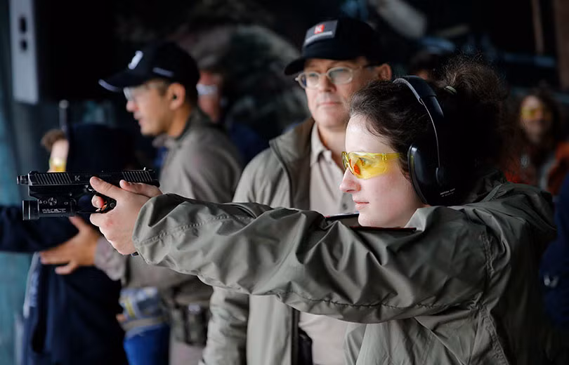 Trong triển lãm còn có hẳn một khu trường bắn để khách thăm quan có thể trực tiếp trải nghiệm sức mạnh hỏa từ những khẩu súng này. Nguồn ảnh: Kalashnikov.