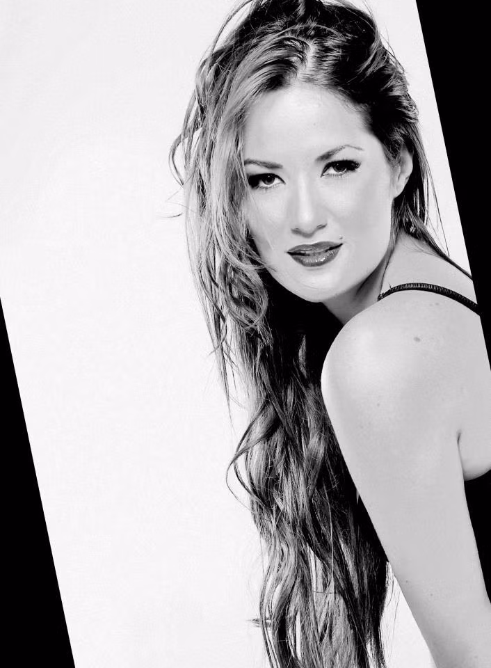 Nhờ gương mặt xinh đẹp và giọng nói truyền cảm, bản tin thời tiết do Lourdes dẫn đều thu hút được số lượng độc giả theo dõi khổng lồ. Các độc giả nam bày tỏ, mỗi lần họ xem bản tin thời tiết mục đích chính là ngắm nữ MC gợi cảm.