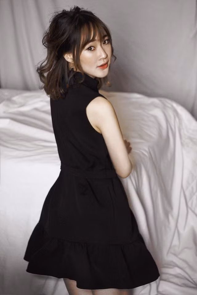 Chàng và nàng đều là những 9X trẻ tuổi có tài năng và ngoại hình nổi bật, hiển nhiên tình yêu của cặp trai tài gái sắc này luôn dành được sự ủng hộ nhiệt tình từ phía người hâm mộ.