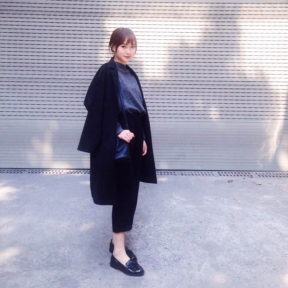 Tuy chiều cao không thực sự nổi bật nhưng với cách kết hợp quần áo khéo léo đã giúp Sun Ht ăn gian chiều cao cực tốt, trông cô nàng vẫn xinh lung linh mỗi khi xuất hiện trước ống kính.