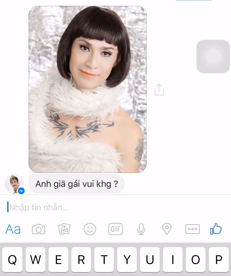 Sau màn chào hỏi xã giao, Tuấn Tú đăng một số hình ảnh giả gái, ảnh chụp khoe hình xăm, thân hình khá săn chắc của mình... để làm trò vui cùng với Bùi Tùng. Sau đó anh ta bắt đầu đề nghị Bùi Tùng gửi những bức ảnh cởi trần, ảnh mặc quần bơi, ảnh chụp chân... với lý do "anh muốn xem hot boy".