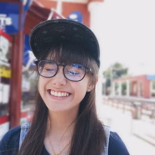 Cùng ngắm các bức hình ngộ nghĩnh, xinh xắn của hot girl quảng cáo kem Thái Lan. Ảnh trong bài: Instagram nhân vật.