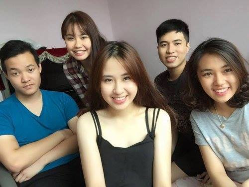 Giây phút Ngọc Mai vui vẻ, nhí nhảnh cùng bạn bè. Ảnh trong bài: Facebook nhân vật.