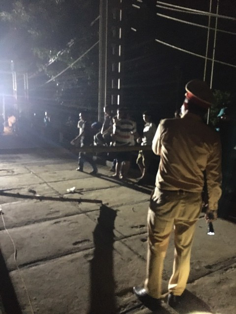 Sau khi nhận được thông tin về vụ ô tô Ford Everest lao xuống sông 5 người chết ở Nghệ An, sáng 5/10, Phó Thủ tướng Thường trực Chính phủ Trương Hòa Bình, Chủ tịch Ủy ban An toàn giao thông quốc gia và Bộ trưởng Bộ Giao thông Vận tải đã phân công Phó Chủ tịch chuyên trách Ủy ban An toàn giao thông quốc gia Khuất Việt Hùng cùng lãnh đạo Vụ An toàn giao thông, Tổng cục Đường bộ Việt Nam tới hiện trường, chuyển lời thăm hỏi, chia buồn đến gia đình các nạn nhân.