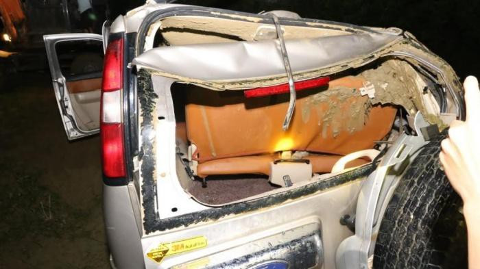 Chiếc xe ô tô bị hư hỏng nặng.