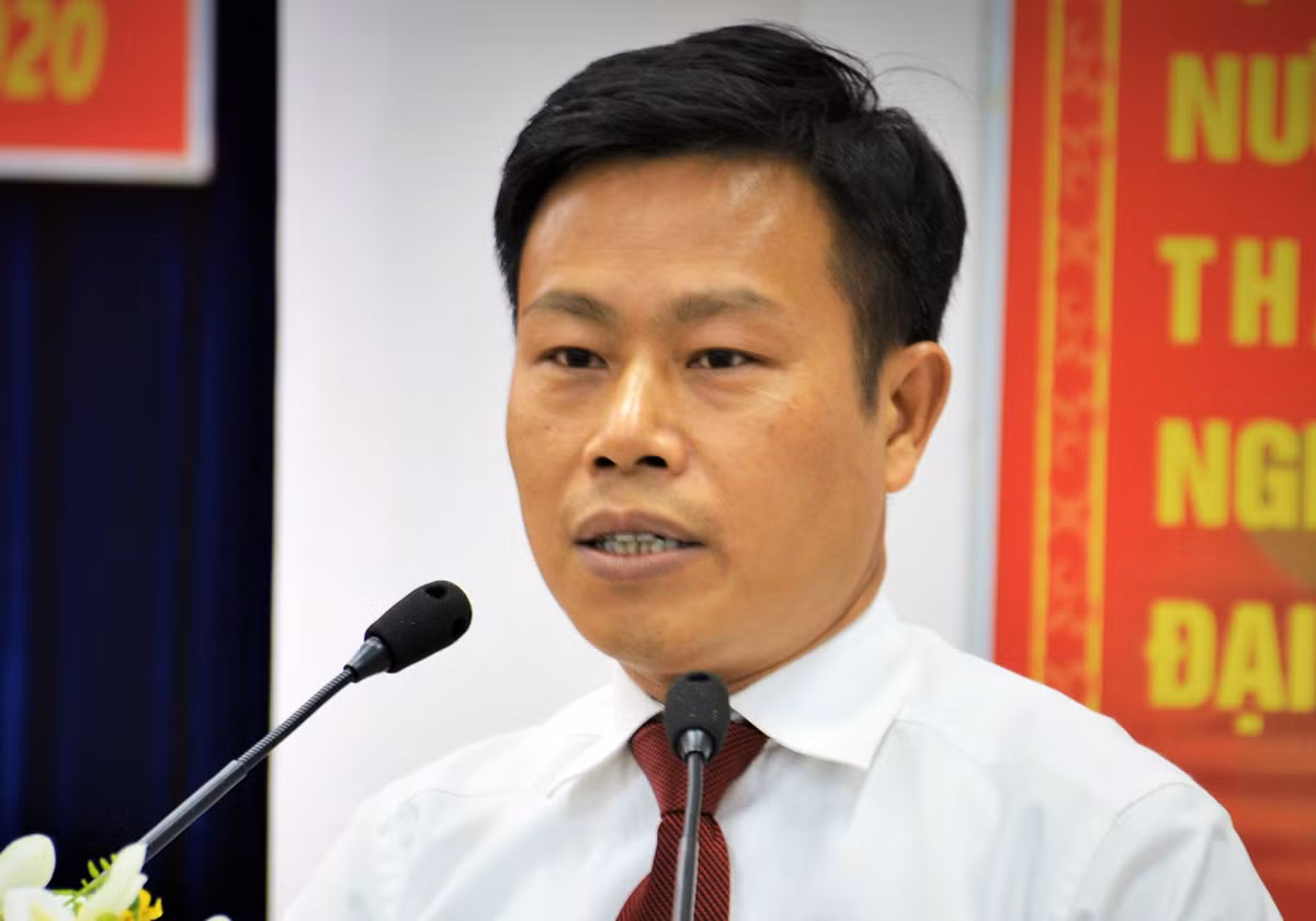 Ông Lê Quân từng đảm nhiệm nhiều chức vụ trong ngành giáo dục. Năm 2014, là Phó giám đốc Đại học quốc gia Hà Nội. Năm 2017, ông được bổ nhiệm làm Thứ trưởng Bộ Lao động – Thương binh và Xã hội. Trước đó, ngày 29/8, ông Lê Quân được Ban bí thư điều động, chỉ định giữ chức Phó bí thư Tỉnh ủy Cà Mau nhiệm kỳ 2015-2020. 