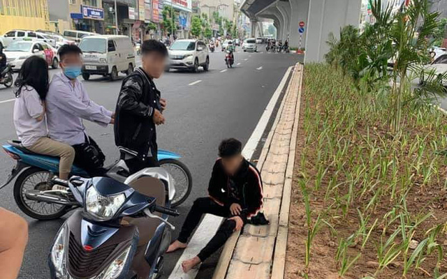 Khi đi đến trước số nhà 181 Trường Chinh, phường Khương Mai, quận Thanh Xuân, xe máy do Mỹ Anh điều khiển đã xảy ra va chạm với một người phụ nữ đi xe máy. 