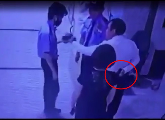  Phó chủ tịch Tập đoàn Đèo Cả rút súng dọa bắn bảo vệ chung cư: Vào lúc 0h30 ngày 11/6 tại lô C chung cư PNTechcons (TP HCM) xảy ra vụ xô xát giữa ông Lưu Xuân Thủy với anh Khổng Chí Hùng (nhân viên bảo vệ tại cao ốc). 