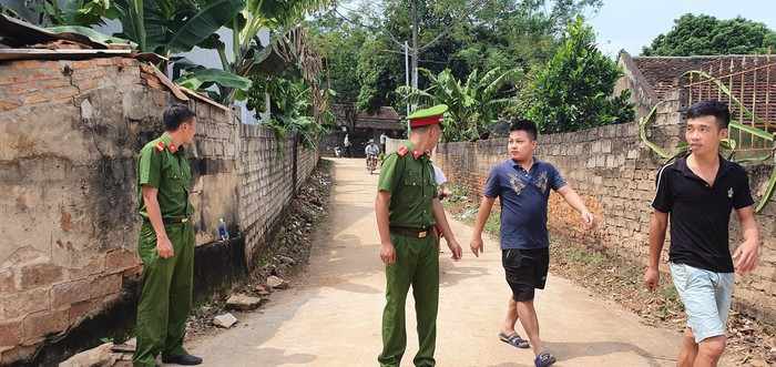 Hiện vụ 2 vợ chồng tử vong tại nhà với nhiều vết đâm đang được cơ quan chức năng điều tra, làm rõ. (Ảnh: Tiền Phong).