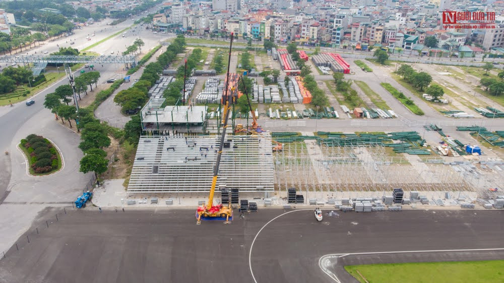 Giữa tháng 3, các khu vực khán đài dọc trên tuyến đường Lê Quang Đạo cũng được tháo dỡ nhằm bảo quản. Khi có quyết định về việc đua trở lại sẽ đem ra lắp ghép, đảm bảo chất lượng của mỗi hạng mục.