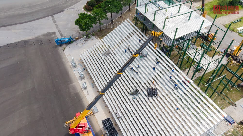 Trước đó, ngày 13/3 trên cơ sở bàn bạc, thảo luận đồng thuận của tất cả các bên (Chủ tịch tập đoàn F1, Chủ tịch FIA, Giám đốc Công ty Việt Nam Grand Prix và Chủ tịch UBND Thành phố) đã đi đến thống nhất quyết định hoãn chặng đua tại Hà Nội theo lịch đã công bố sẽ diễn ra từ ngày 03/4/2020 đến 05/4/2020.