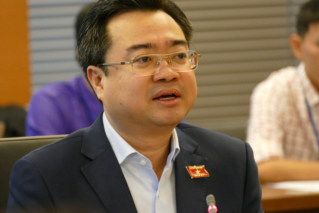 Tháng 10/2020 ông được Thủ tướng Chính phủ ký quyết định điều động, bổ nhiệm làm Thứ trưởng Bộ Xây dựng. 