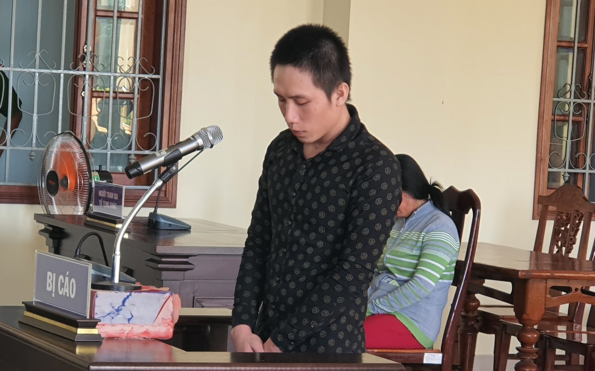 Chém vợ không thương tiếc vì hay... bấm điện thoại Chem vo khong thuong tiec vi hay... bam dien thoai