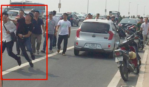 Chu tich Ha Noi yeu cau xu ly nghiem vu cong an hanh hung nha bao