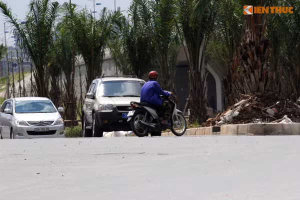 Hình ảnh vô cùng nguy hiểm trên đường.
