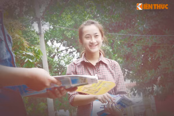 Nụ cười duyên dáng.