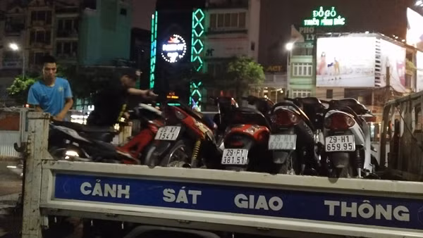 Các phương tiện vi phạm bị tổ công tác lập biên bản tạm giữ và xử lý theo đúng quy định của pháp luật.