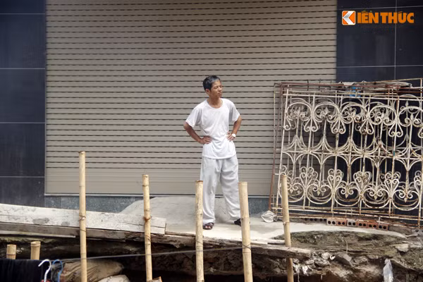 Người dân vừa bức xúc, vừa mong dự án nhanh chóng hoàn thành.