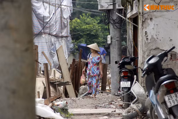 Người dân ngõ 139 Khương Thượng đang chung một mong muốn, dự án nhanh chóng hoàn thành để cuộc sống của mọi người bớt khổ.