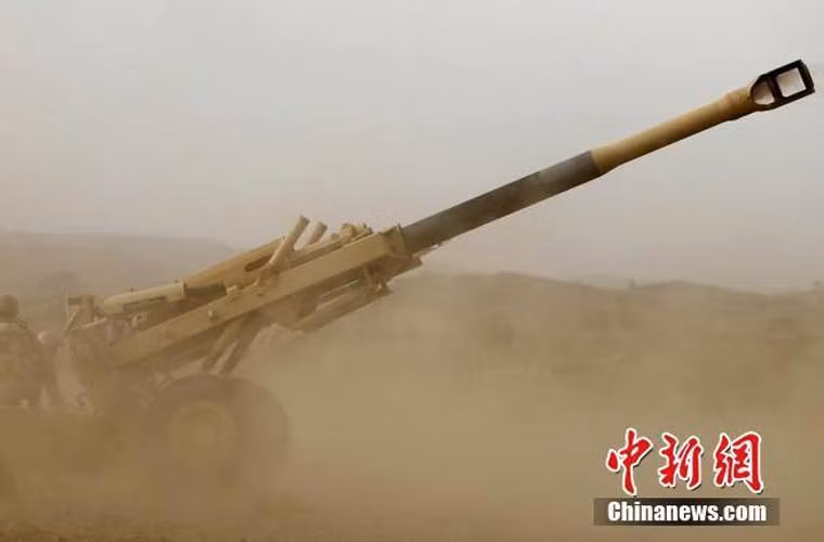 Pháo có thể đạt tầm bắn tối đa 22,4km với đạn thông thường và 30,1km với đạn có trợ lực tăng tầm, tốc độ bắn tối đa 4 phát/phút, duy trì nhịp bắn liên tục 2 phát/phút.