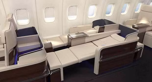 Ghế trên máy bay có thể ngả thành giường nằm thoải mái.