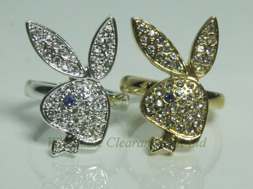 Cặp đôi nhẫn hình đầu thỏ Playboy.
