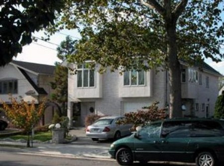 Đó cũng không phải là dinh cơ duy nhất của Lưu Diệc Phi. Nữ diễn viên xinh đẹp này còn sở hữu biệt thự cao cấp tại Bắc Kinh và khu biệt thự giống như lâu đài tại Tô Châu. Trong ảnh là dinh thự khác của Diệc Phi ở Bắc Kinh.