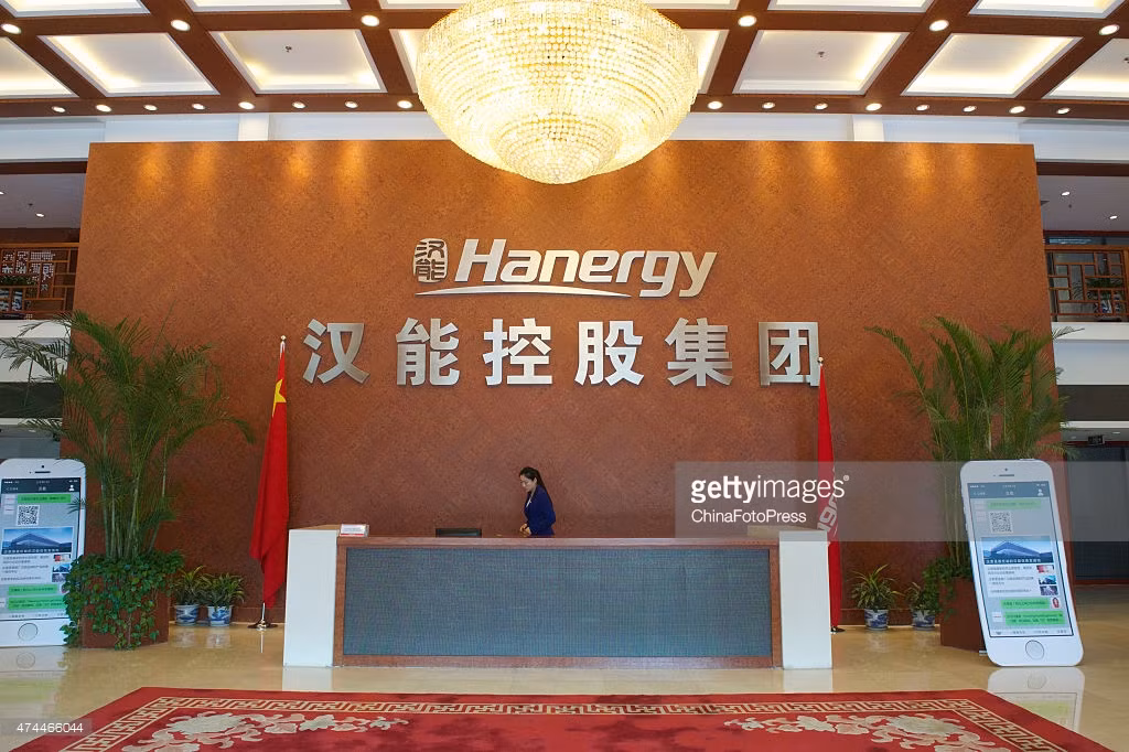 Hình ảnh quầy tiếp tân bên trong trụ sở hoành tráng của tập đoàn.