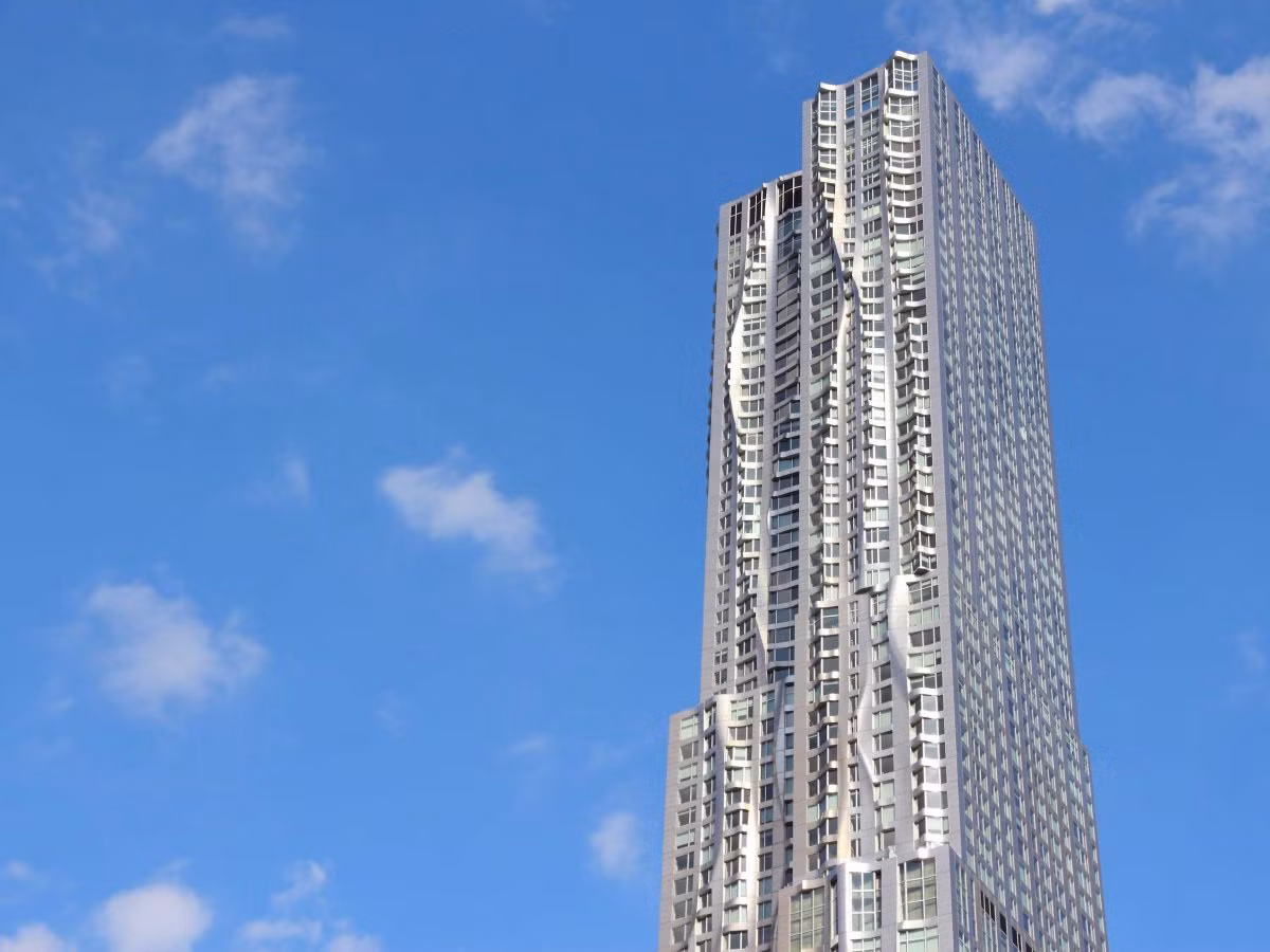 8 Spruce Street - Tòa nhà cao 76 tầng tại thành phố New York (Mỹ). Khi mở cửa vào tháng 2/2011, nó là tòa nhà dân cư cao nhất ở Tây bán cầu.