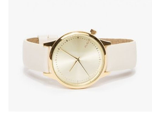 Chiếc đồng hồ nữ Estelle màu kem: Chiếc đồng hồ nhỏ gọn cá tính này là một trong những mẫu phụ kiện tuyệt vời cho bộ sưu tập thời Xuân – Hè của bạn. Giá của nó là 90 USD.