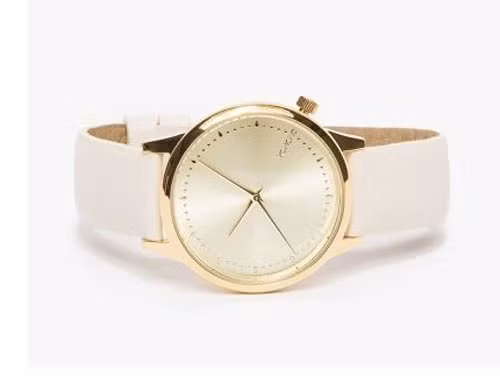 Chiếc đồng hồ nữ Estelle màu kem: Chiếc đồng hồ nhỏ gọn cá tính này là một trong những mẫu phụ kiện tuyệt vời cho bộ sưu tập thời Xuân – Hè của bạn. Giá của nó là 90 USD.