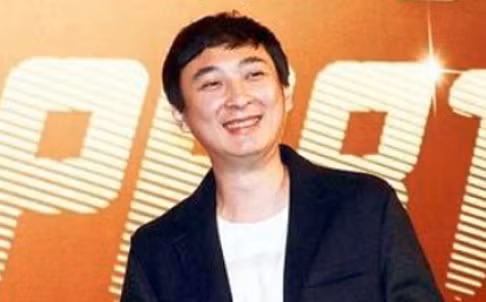 Thiếu gia thừa kế khối tài sản 24,2 tỷ USD này nổi tiếng với thú "đốt tiền" lạ đời khiến nhiều người ghen tị.