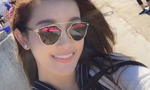 Huyền My còn sở hữu chiếc kính So Real của thương hiệu Dior, có giá khoảng 10,6 triệu đồng.